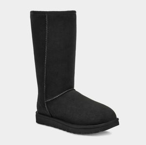 NWT Ugg Classic Tall II Boot size 8 woman's